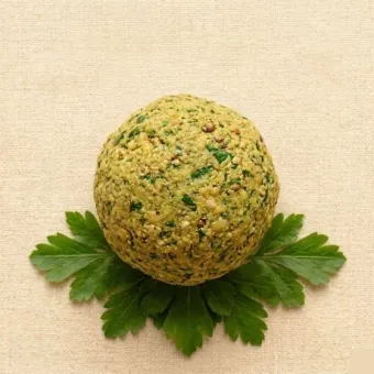 Frische Falafel-Rohmasse zum Selbstformen